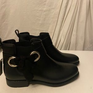 Henry Ferrera black ankle boots stretch panels on sides & ties size 8 NWT
